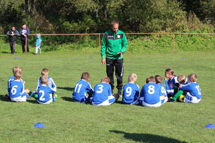 足球世俱杯-女篮老将坚持出战为队伍稳定发挥贡献宝贵经验力量，女篮名将